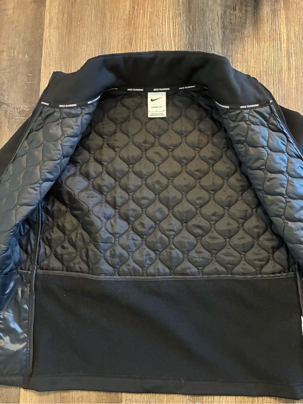 Nike Black Therma-Fit Quilted Running Jacket - Picture 2 of 7